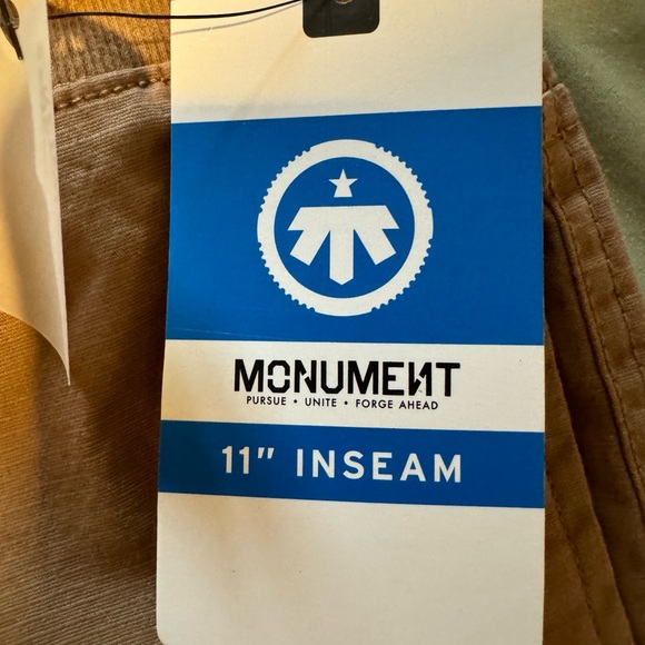 NWT, Men’s 11” inseam drawstring khaki cargo shorts, size L - Picture 4 of 6